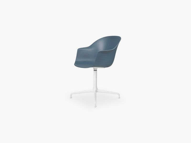 Bat Meeting Chair - Skal m 4-star base - Soft White Semi Matt Base, Smoke Blue