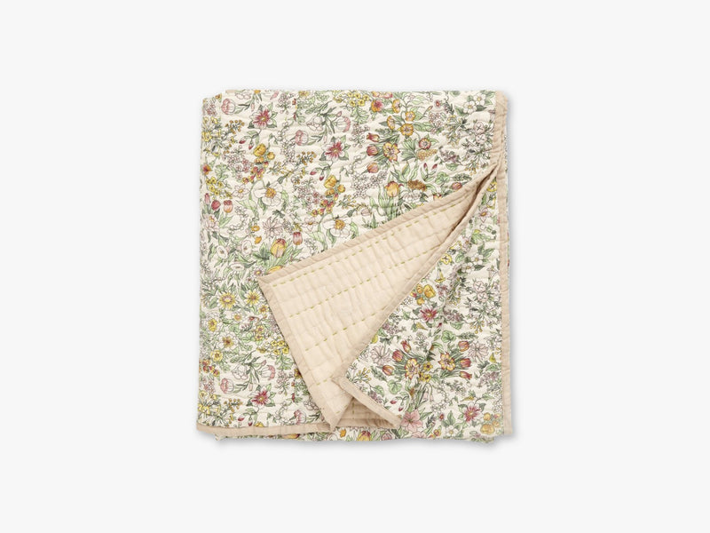 Quilt w/flowers, light pink back