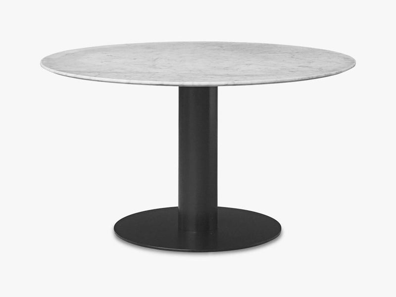 GUBI 2.0 Dining Table - Round - Dia 130 Black base, marble white top