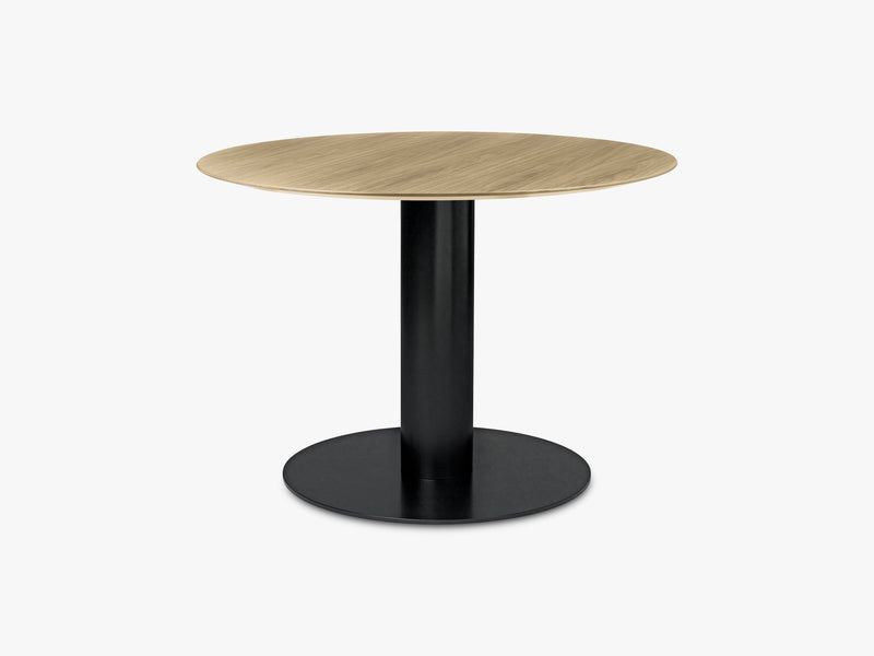 GUBI 2.0 Dining Table - Round - Ø110 - Black base, Oak top