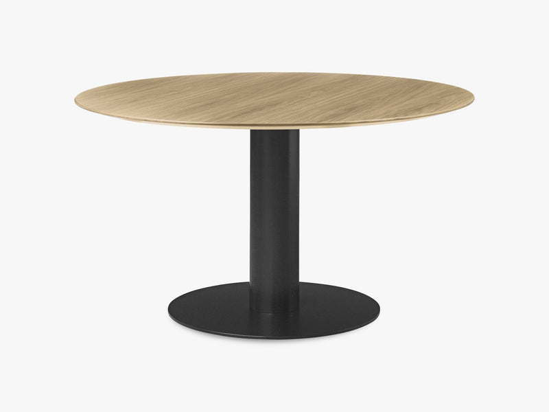 GUBI 2.0 Dining Table - Round - Ø130 - Black base, Oak top