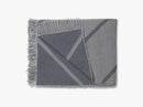 Mesch, Grey